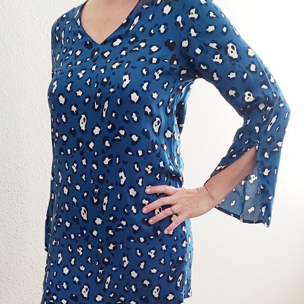 Tunic top blue with leopard print